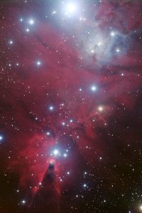 2026欧美科幻电影封面，宇宙星云背景中的宇宙飞船，蓝紫色调震撼视觉，星辰影院免费高清版收录
